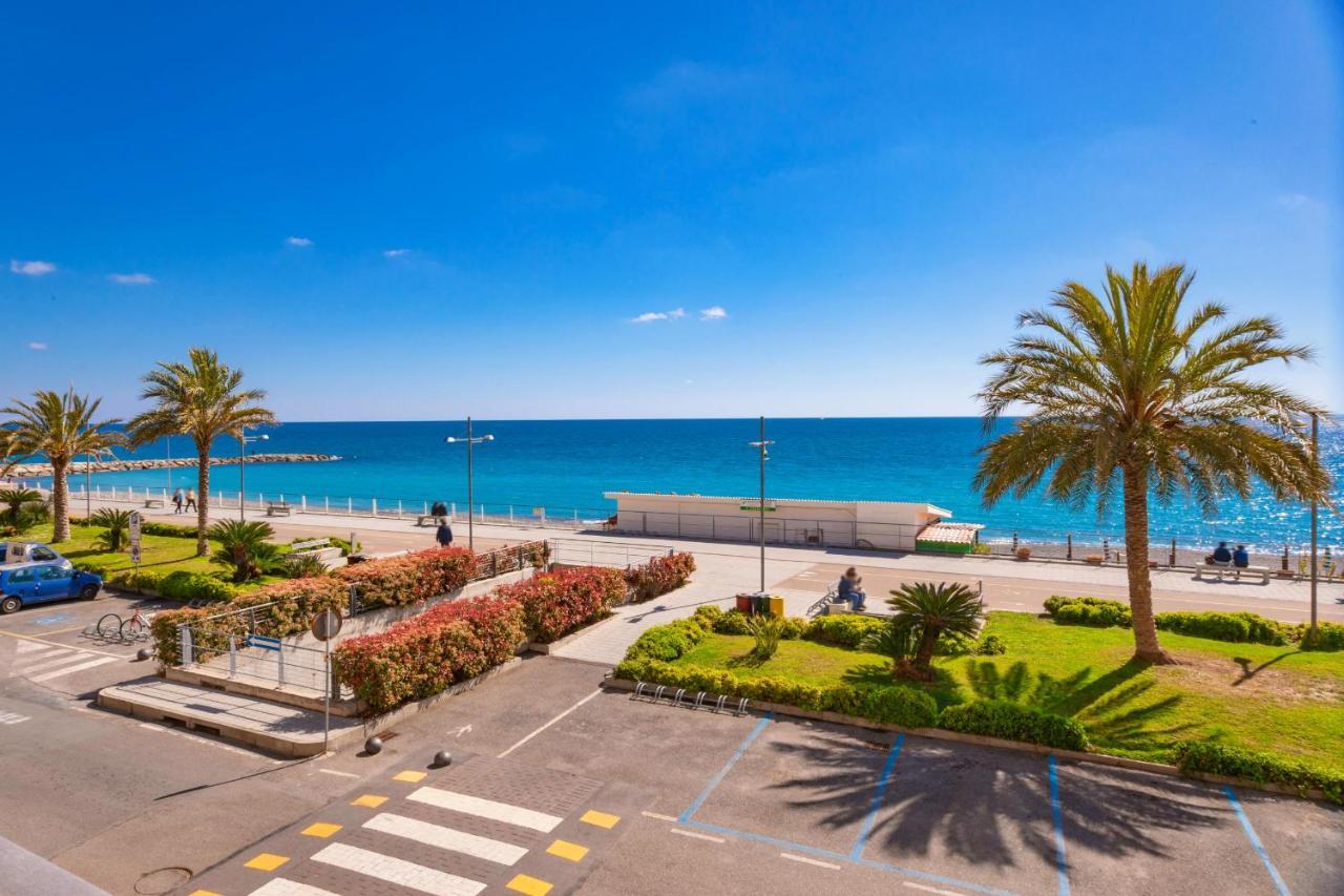 Appartamento Fronte Mare A Ospedaletti By Wonderful Italy Exterior photo